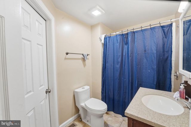 914 SAVANNAH ST SE, Washington, DC 20032