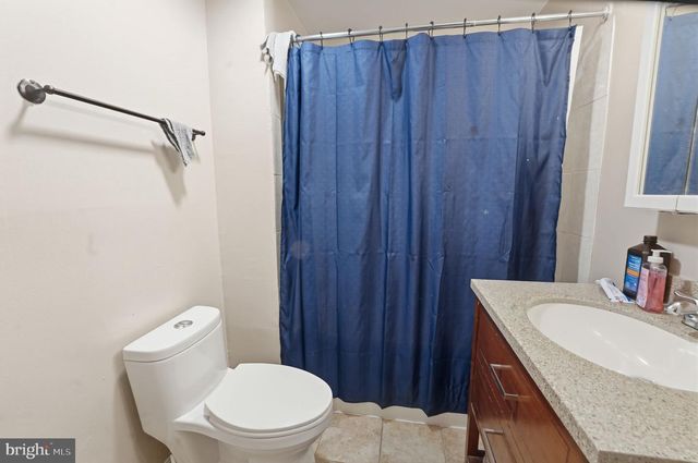 914 SAVANNAH ST SE, Washington, DC 20032