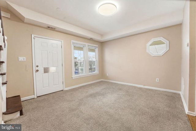 914 SAVANNAH ST SE, Washington, DC 20032
