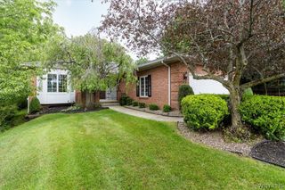 30 Hampton Hill Drive, Amherst, NY 14221
