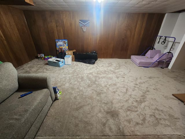 39400 Roslyn Drive, Sterling Heights City, MI 48313