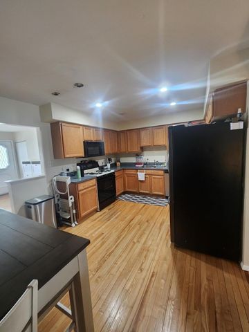 39400 Roslyn Drive, Sterling Heights City, MI 48313