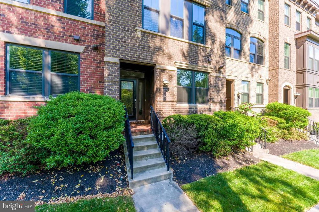 3167 VIRGINIA BLUEBELL CT, Fairfax, VA 22031