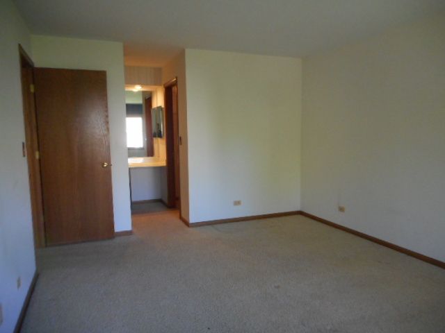 1017 Brentwood Circle, Buffalo Grove, IL 60089