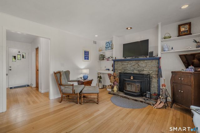 7 Harvard Terrace, Ledyard, CT 06335