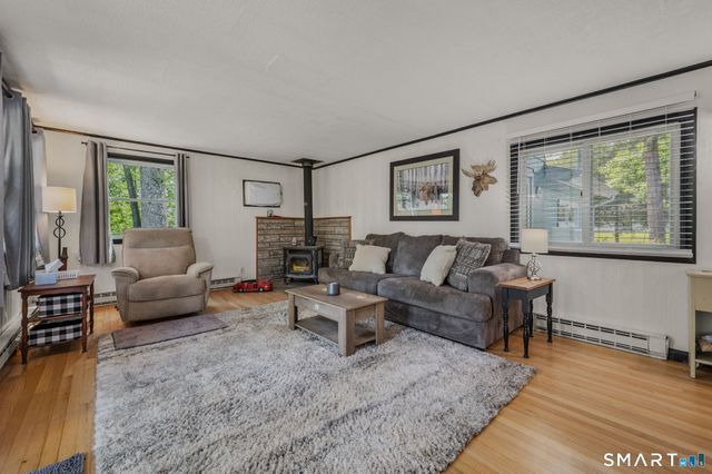 7 Harvard Terrace, Ledyard, CT 06335