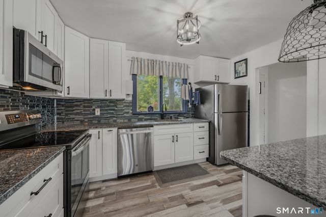 7 Harvard Terrace, Ledyard, CT 06335