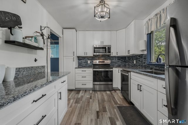 7 Harvard Terrace, Ledyard, CT 06335