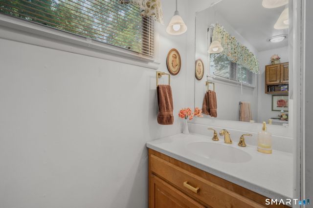 7 Harvard Terrace, Ledyard, CT 06335