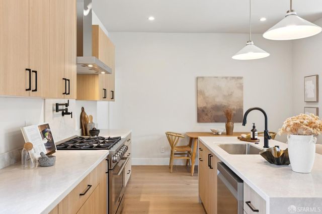 836 Alabama Street, San Francisco, CA 94110