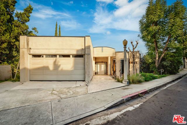 3622 Lowry Road, Los Angeles, CA 90027