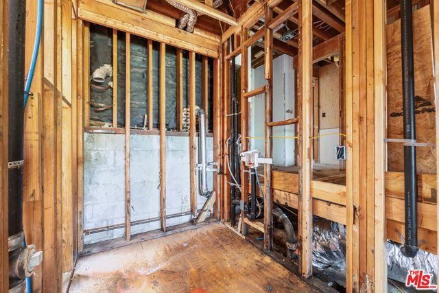 3622 Lowry Road, Los Angeles, CA 90027