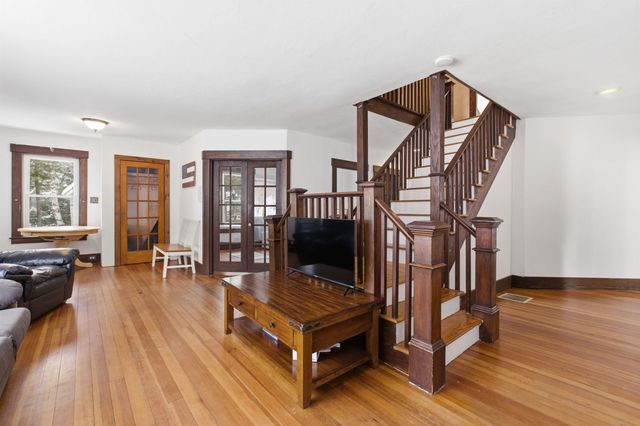 8 Andrews Avenue, Laconia, NH 03246