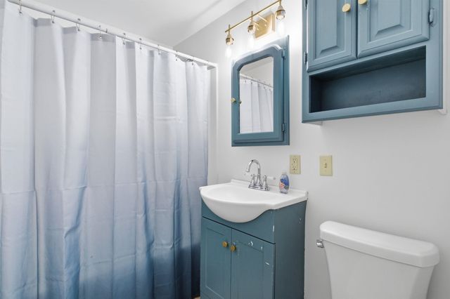 8 Andrews Avenue, Laconia, NH 03246