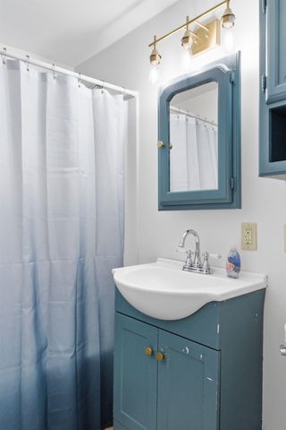 8 Andrews Avenue, Laconia, NH 03246