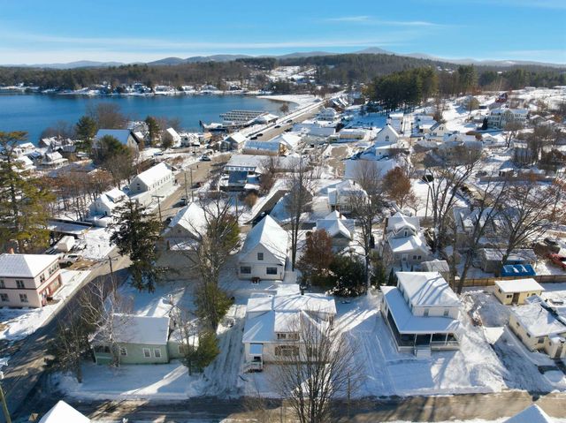 8 Andrews Avenue, Laconia, NH 03246