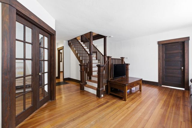 8 Andrews Avenue, Laconia, NH 03246