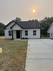 521 Highland St, Springfield, TN 37172