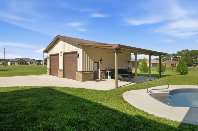 12 McFall Rd, Ethridge, TN 38456