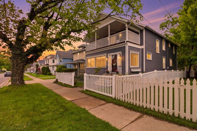 1012 Pearl Street, St. Joseph, MI 49085
