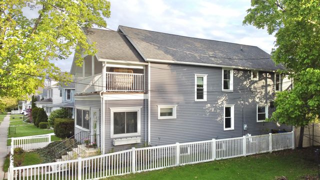 1012 Pearl Street, St. Joseph, MI 49085