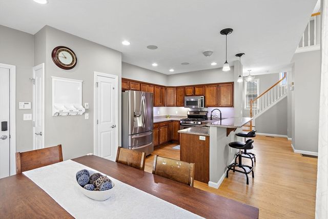 62 Sunflower Dr, Raynham, MA 02767