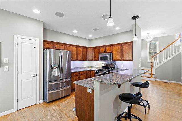 62 Sunflower Dr, Raynham, MA 02767