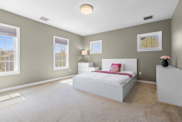 62 Sunflower Dr, Raynham, MA 02767