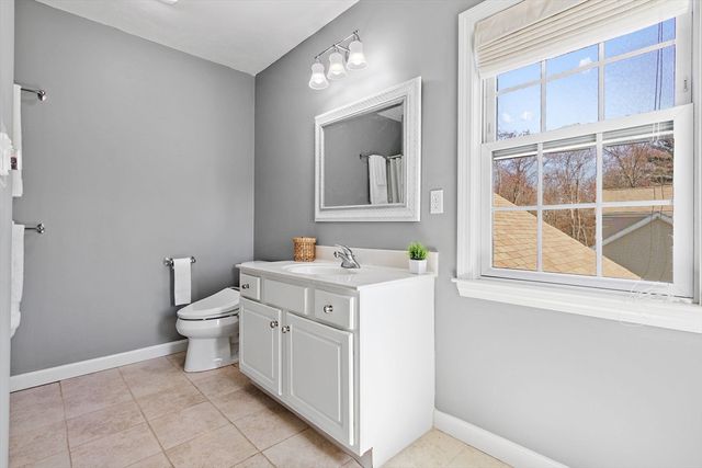 62 Sunflower Dr, Raynham, MA 02767