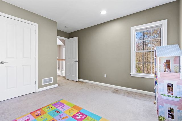62 Sunflower Dr, Raynham, MA 02767