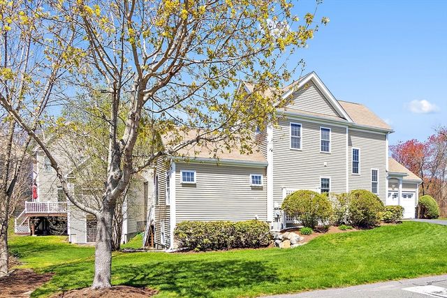 62 Sunflower Dr, Raynham, MA 02767