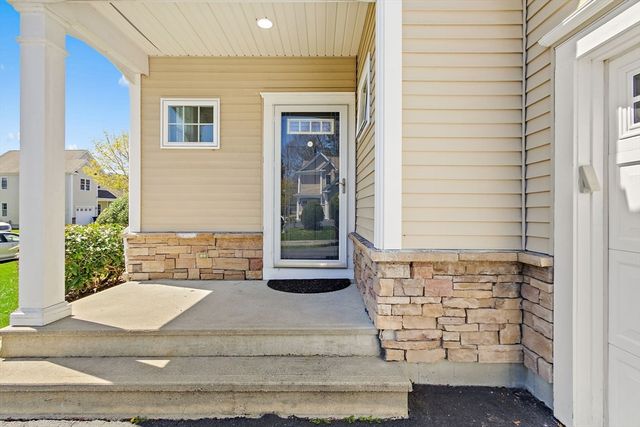 62 Sunflower Dr, Raynham, MA 02767