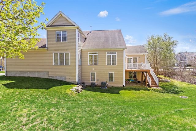 62 Sunflower Dr, Raynham, MA 02767