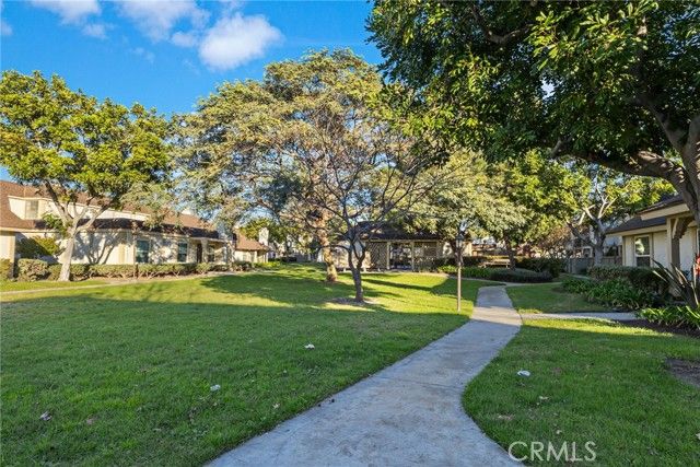 15110 Henley 51, Westminster, CA 92683