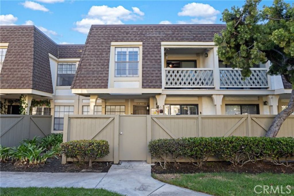 15110 Henley 51, Westminster, CA 92683