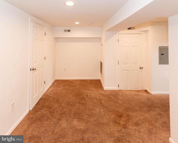 5024 H ST SE, Washington, DC 20019