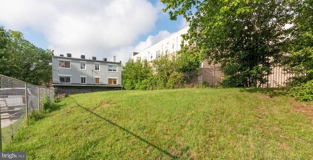 5024 H ST SE, Washington, DC 20019