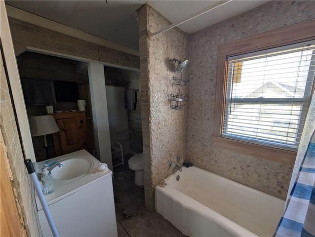 4201 S Benton Avenue, Kansas City, MO 64130