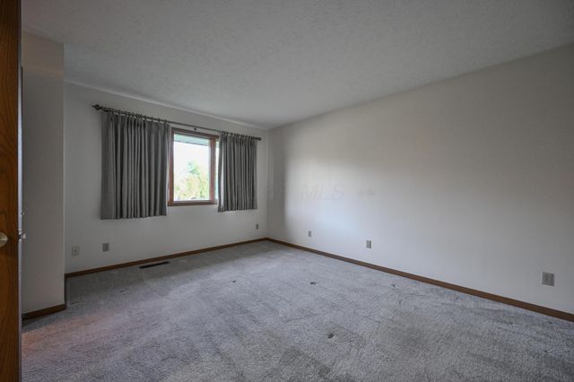 3022 E Brixton Drive E, Springfield, OH 45503