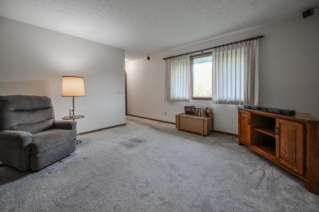 3022 E Brixton Drive E, Springfield, OH 45503