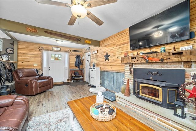 37581 Capel Road, Grafton, OH 44044