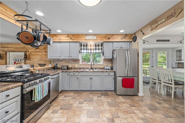 37581 Capel Road, Grafton, OH 44044