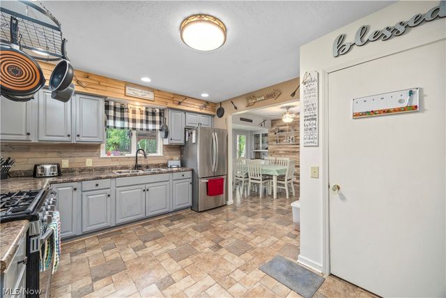 37581 Capel Road, Grafton, OH 44044