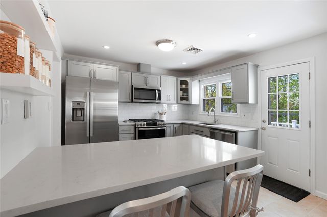41 Top O The Ridge Drive, Scarsdale, NY 10583