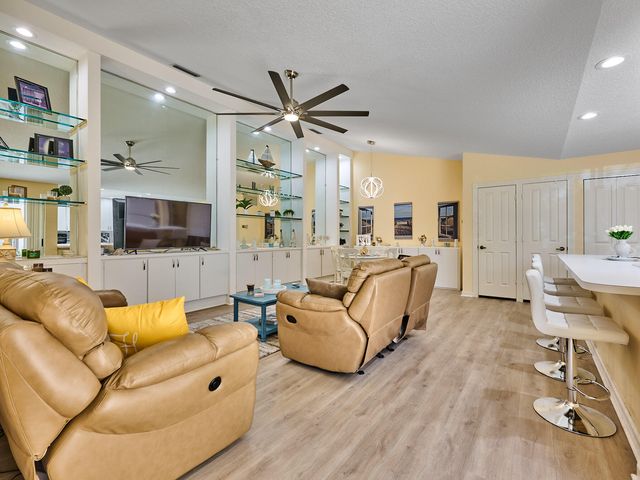 2903 Pin Oak Court, Palm Beach Gardens, FL 33410