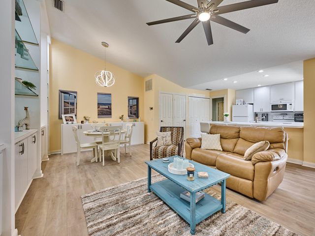 2903 Pin Oak Court, Palm Beach Gardens, FL 33410