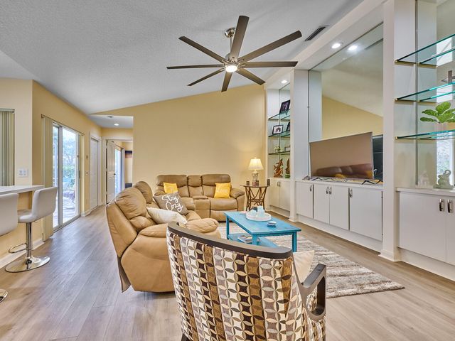 2903 Pin Oak Court, Palm Beach Gardens, FL 33410