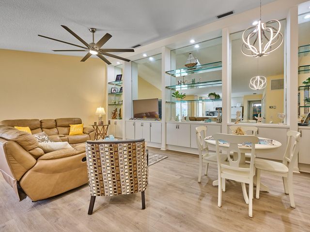 2903 Pin Oak Court, Palm Beach Gardens, FL 33410