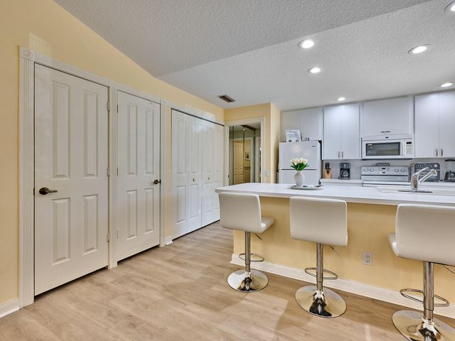 2903 Pin Oak Court, Palm Beach Gardens, FL 33410