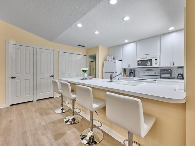 2903 Pin Oak Court, Palm Beach Gardens, FL 33410